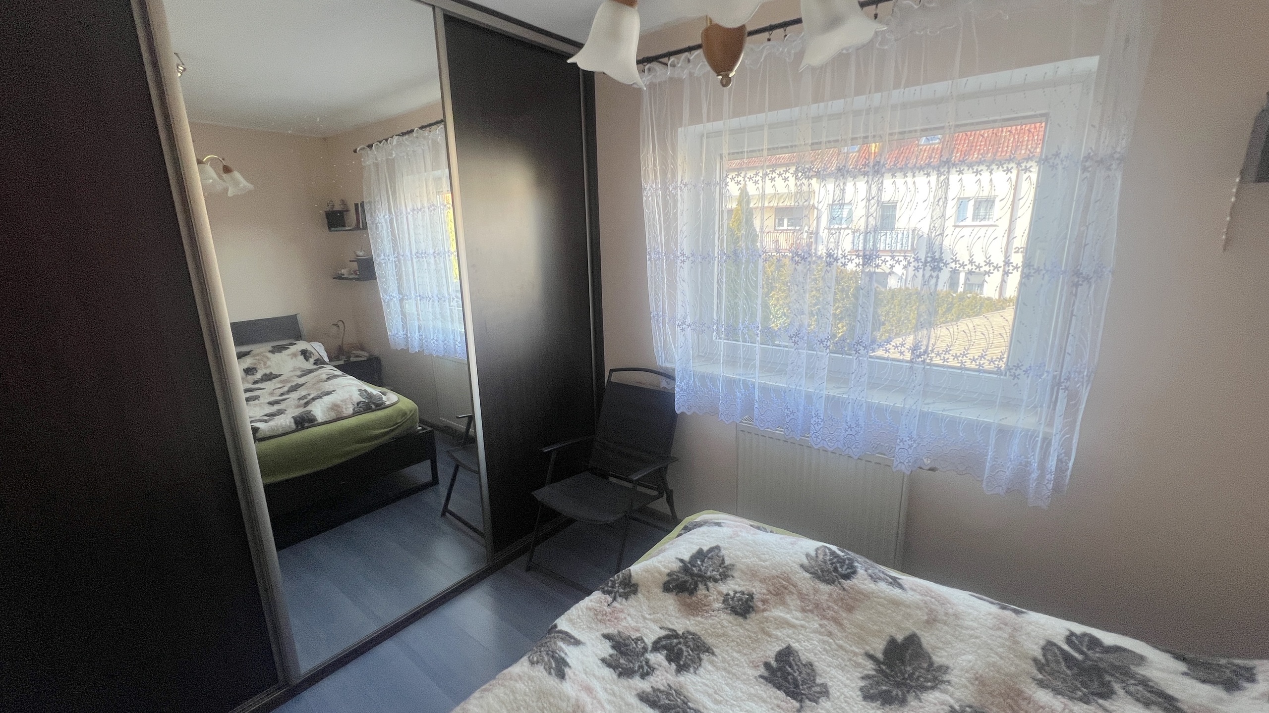 Przestronny dom z garażem w bardzo dobrej lokalizacji - zdjęcie 6