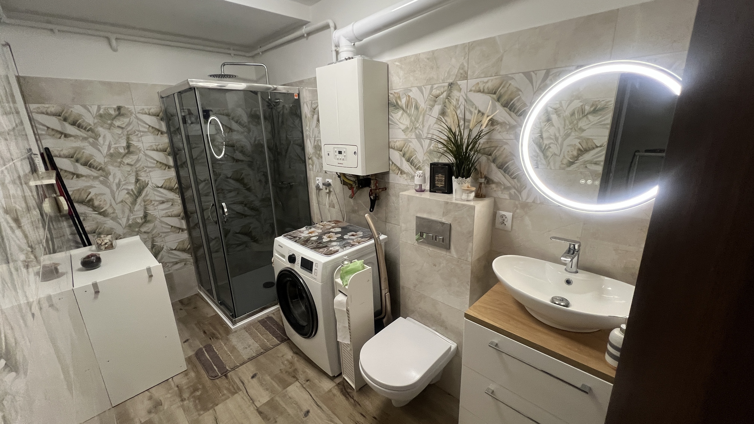 Przestronny dom z garażem w bardzo dobrej lokalizacji - zdjęcie 16