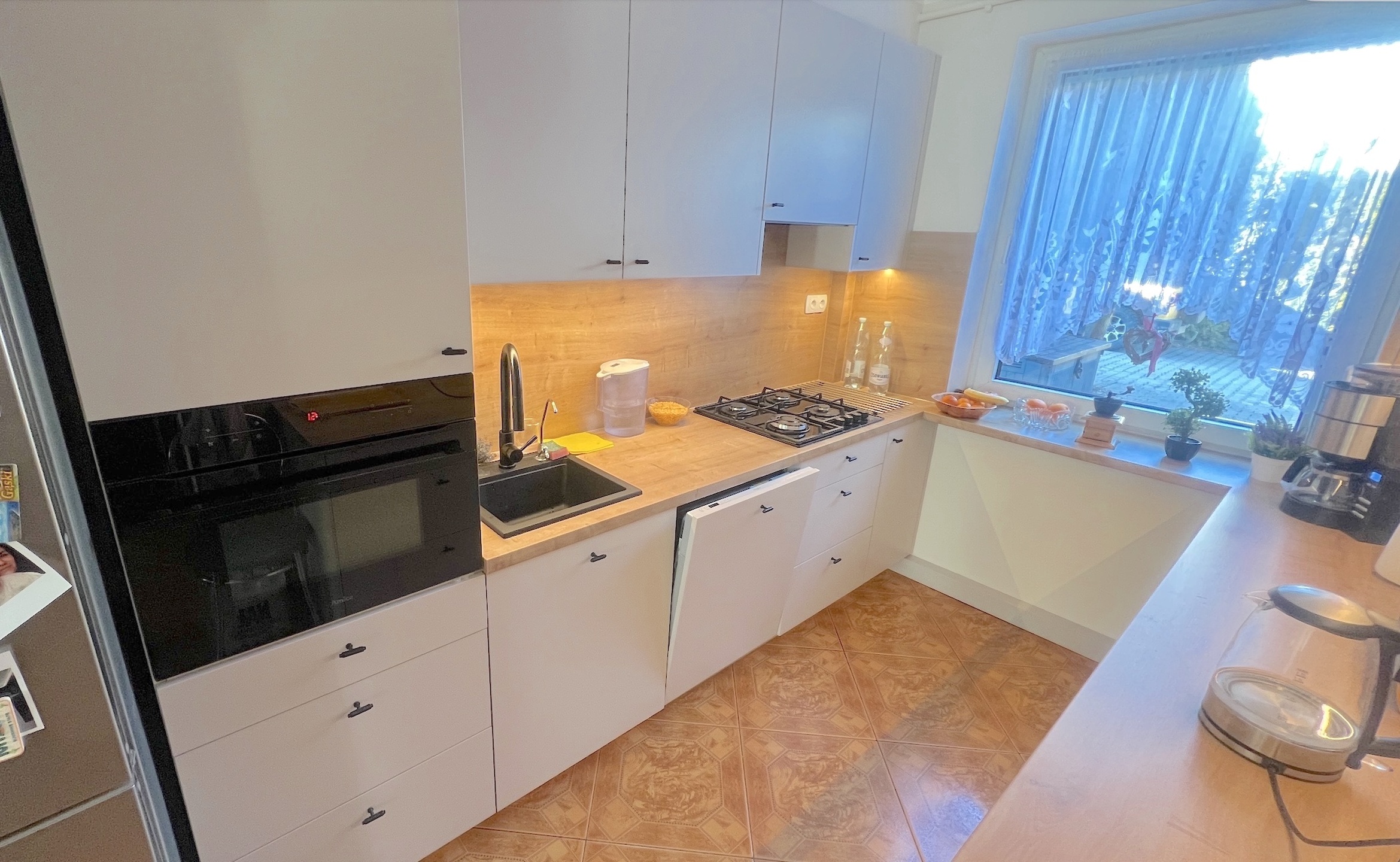 Przestronny dom z garażem w bardzo dobrej lokalizacji - zdjęcie 5