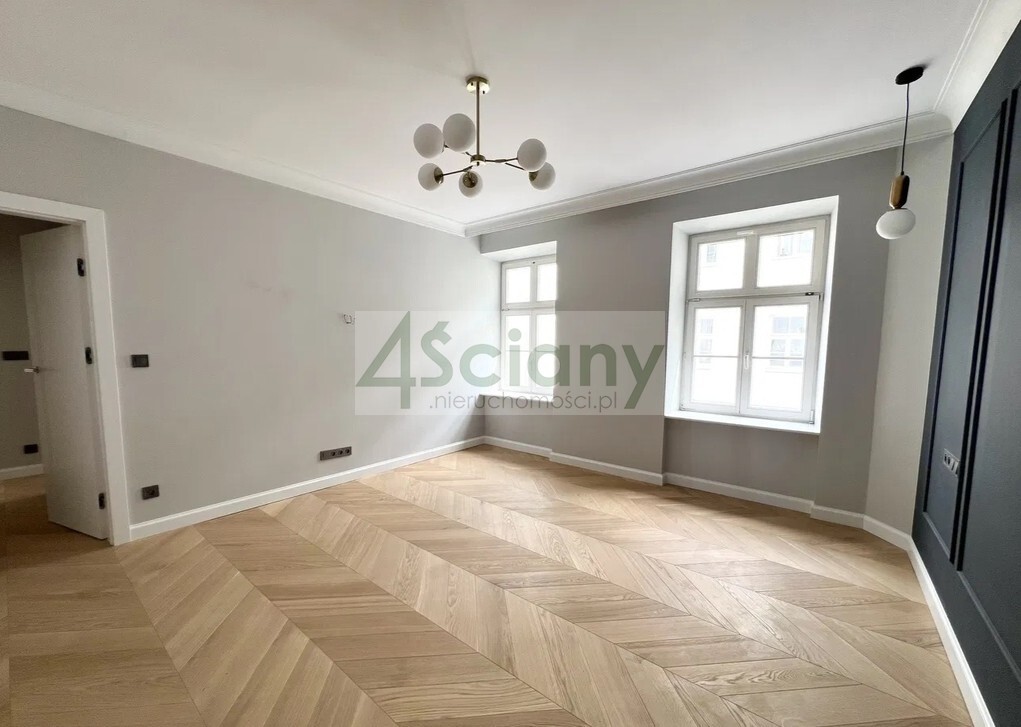 Mieszkanie 61,72 m², Warszawa, Śródmieście, Wspólna - zdjęcie 1