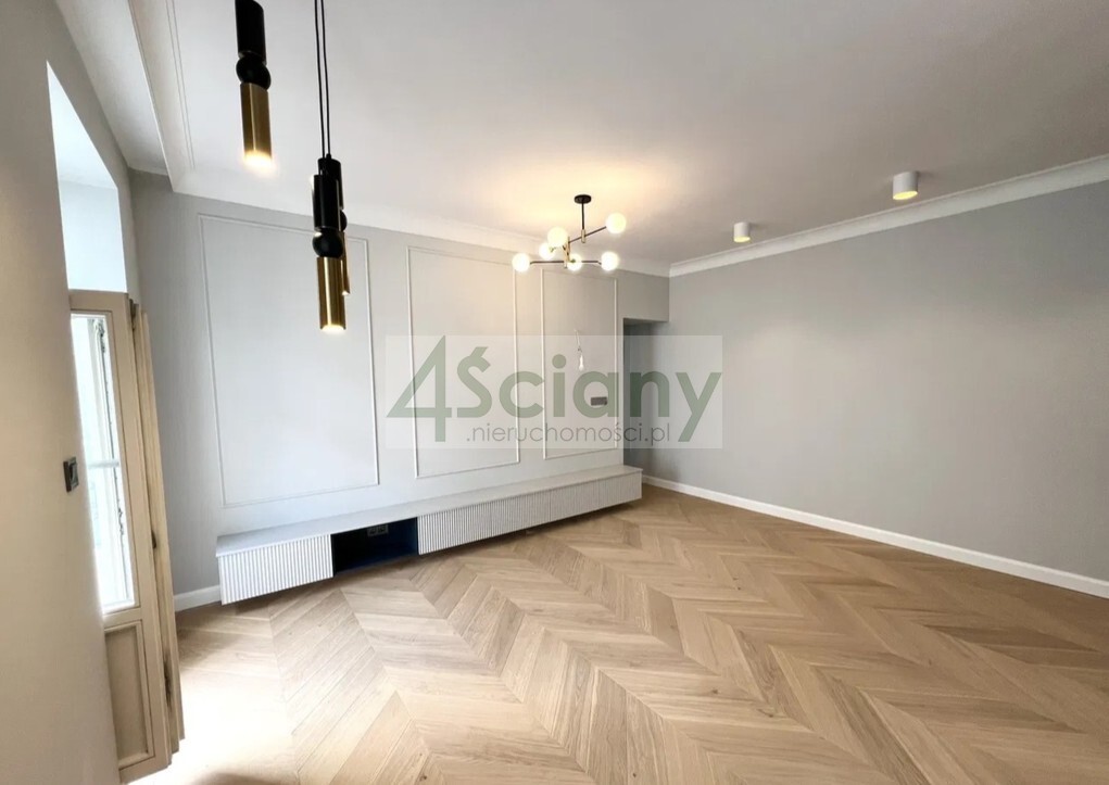Mieszkanie 61,72 m², Warszawa, Śródmieście, Wspólna - zdjęcie 2