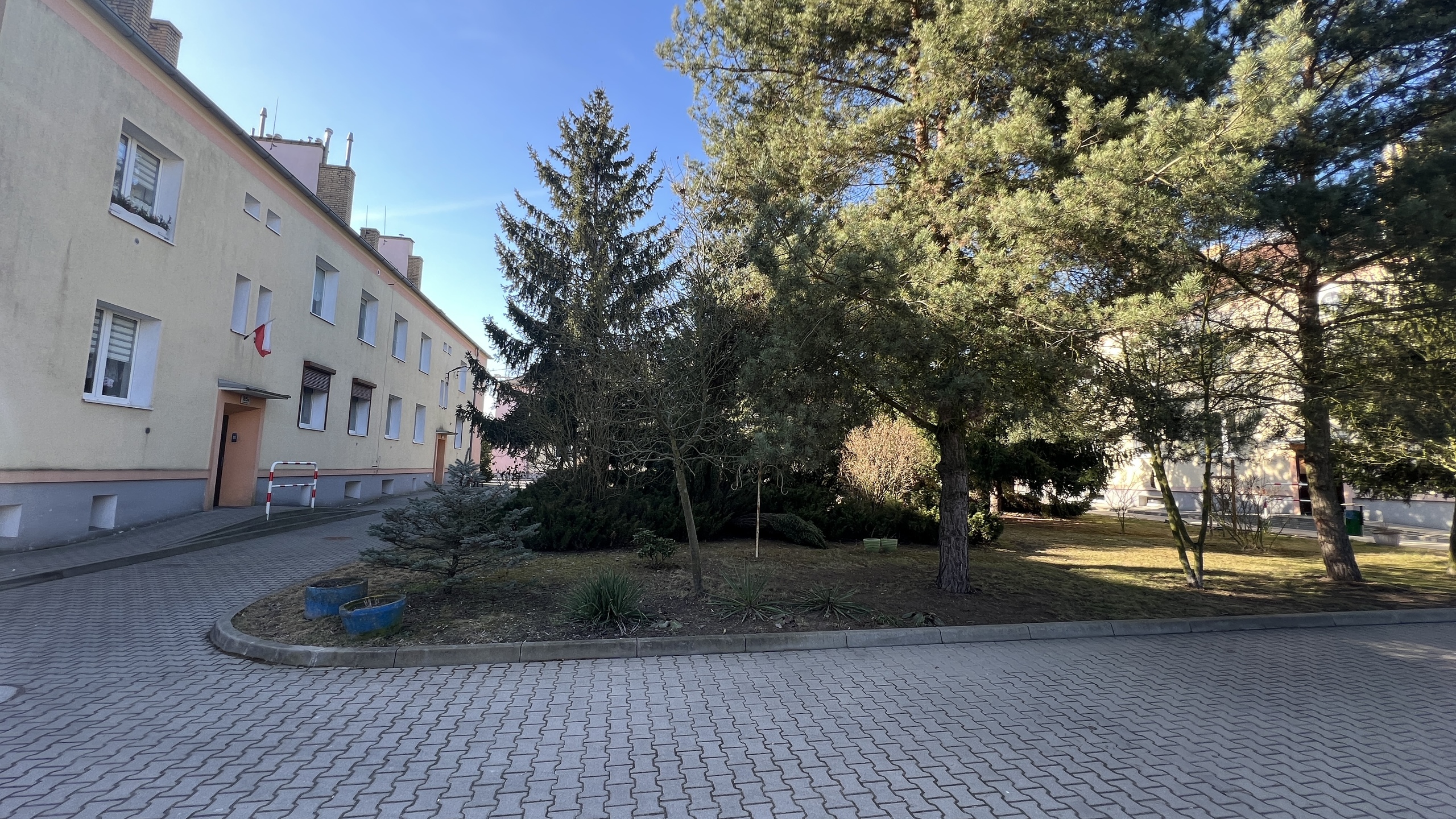 Przestronne mieszkanie 2 pokojowe w zielonej okolicy - zdjęcie 4