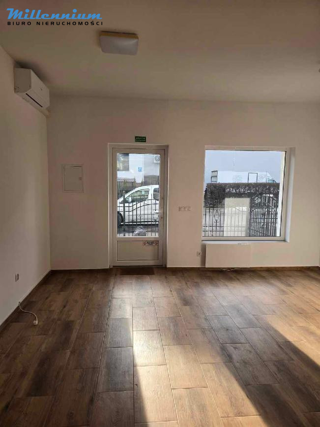 Lokal użytkowy z witryną w Rumi - zdjęcie 2