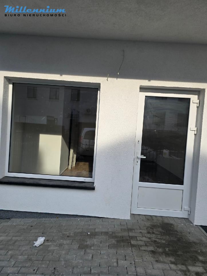 Lokal użytkowy z witryną w Rumi - zdjęcie 1