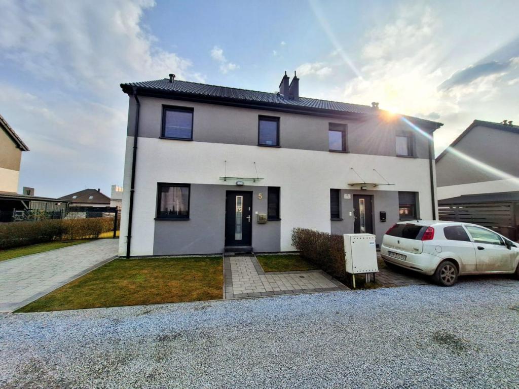 komfortowo wyposażony , kanalizacja, swiatłowód - zdjęcie 1