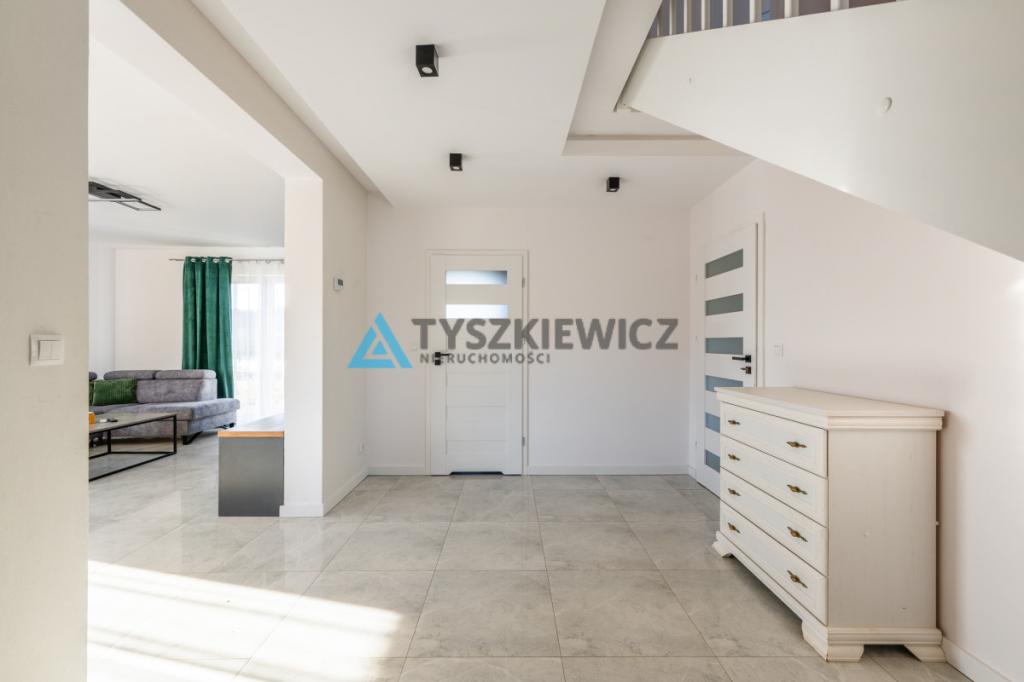 Piękny, nowoczesny dom blisko jeziora - zdjęcie 21