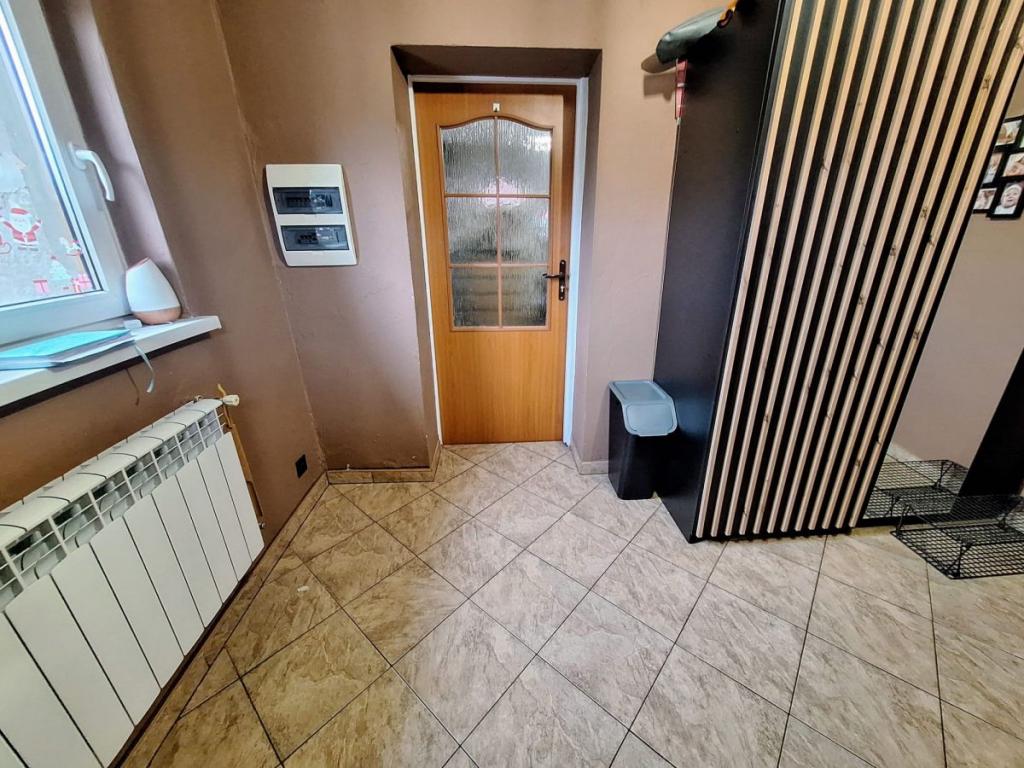 dom z działka 1100m2, 2 pokoje - zdjęcie 8