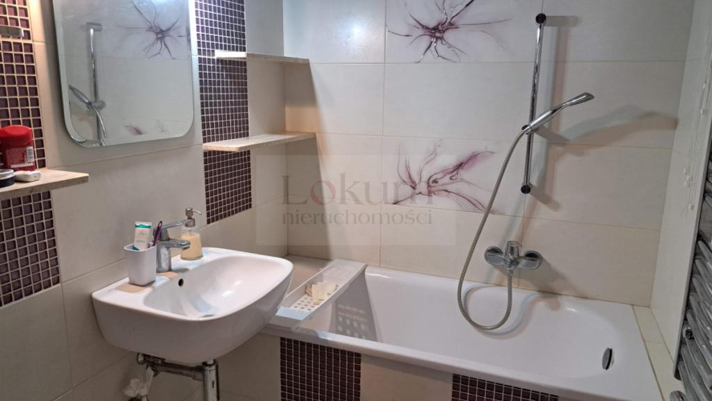 Bemowo - cztery pokoje z pięknym widokiem - zdjęcie 7