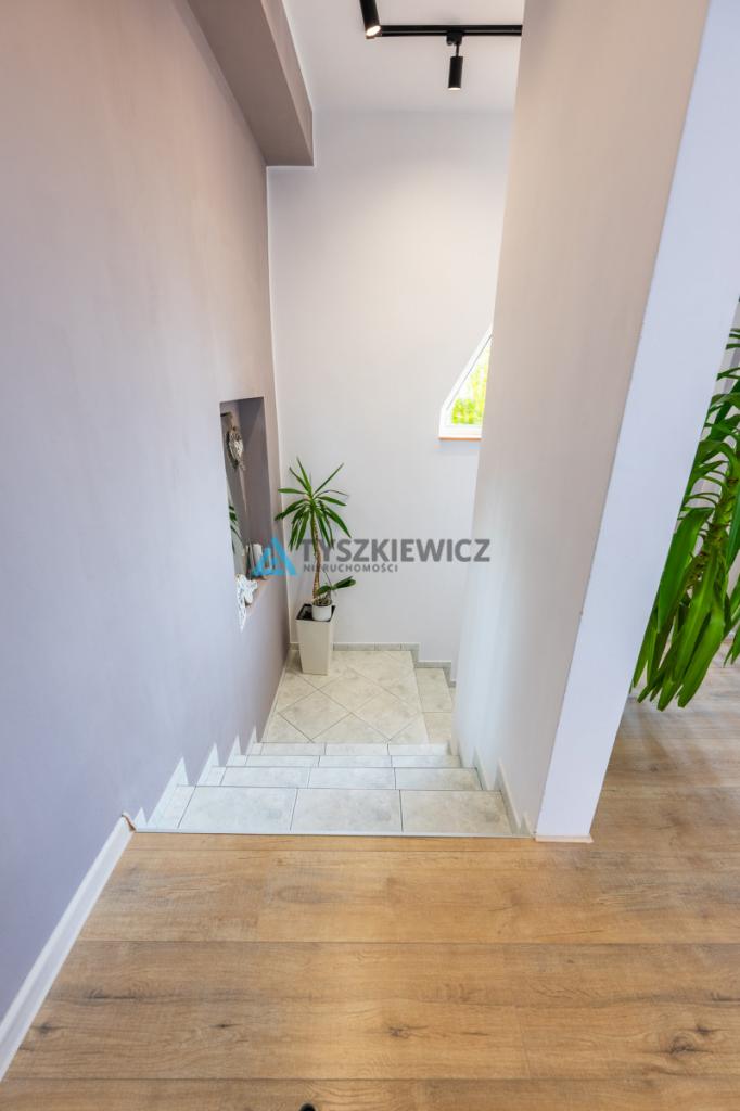 Dom z lokalem usługowym w dobrej lokalizacji - zdjęcie 7
