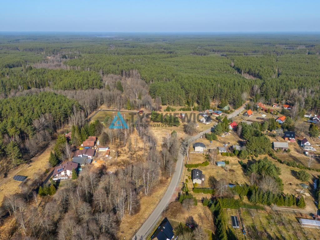 Działka budowlana z linią brzegową rzeki - zdjęcie 9