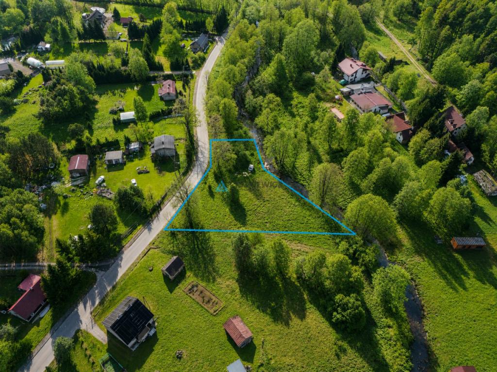 Działka budowlana z linią brzegową rzeki - zdjęcie 2