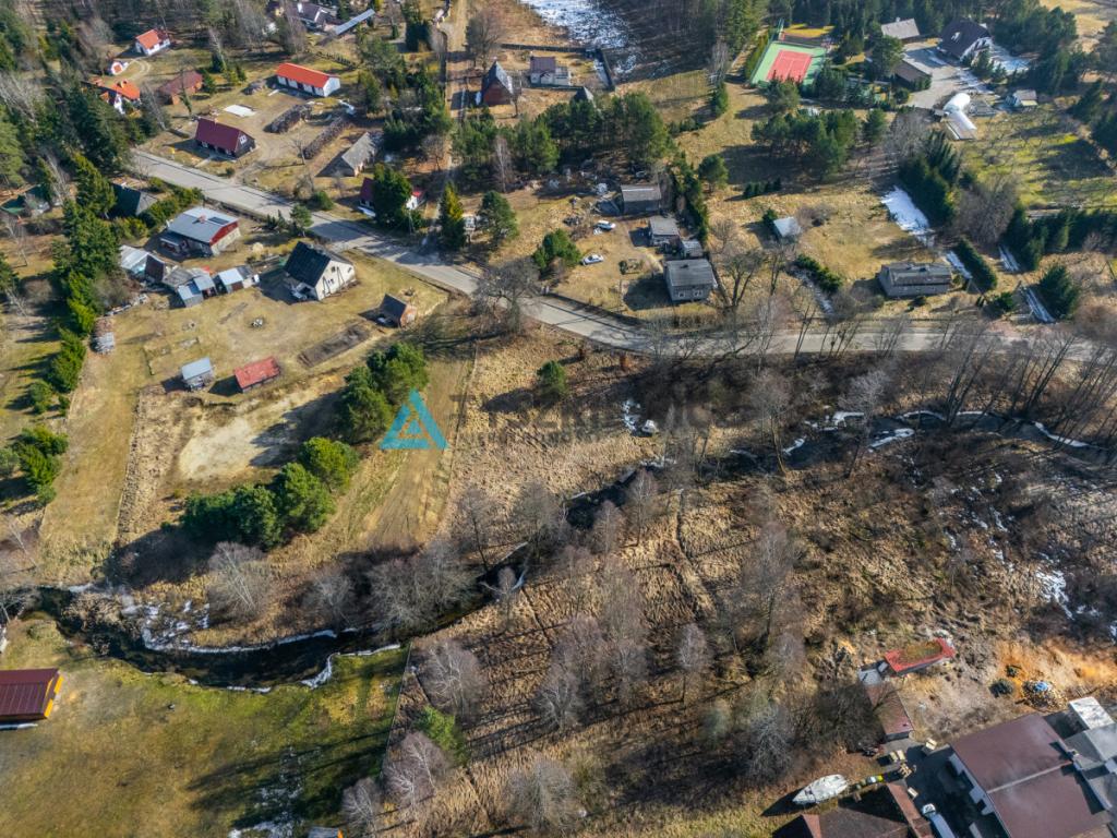 Działka budowlana z linią brzegową rzeki - zdjęcie 15