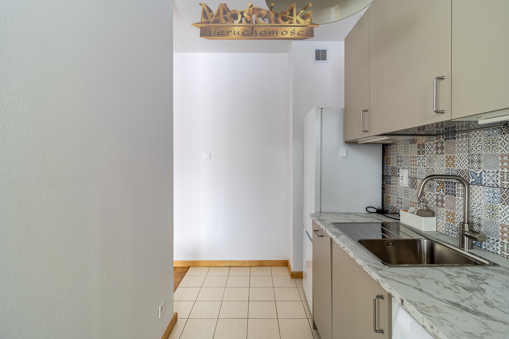 Cicha kawalerka w bardzo dobrej lokalizacji - zdjęcie 7