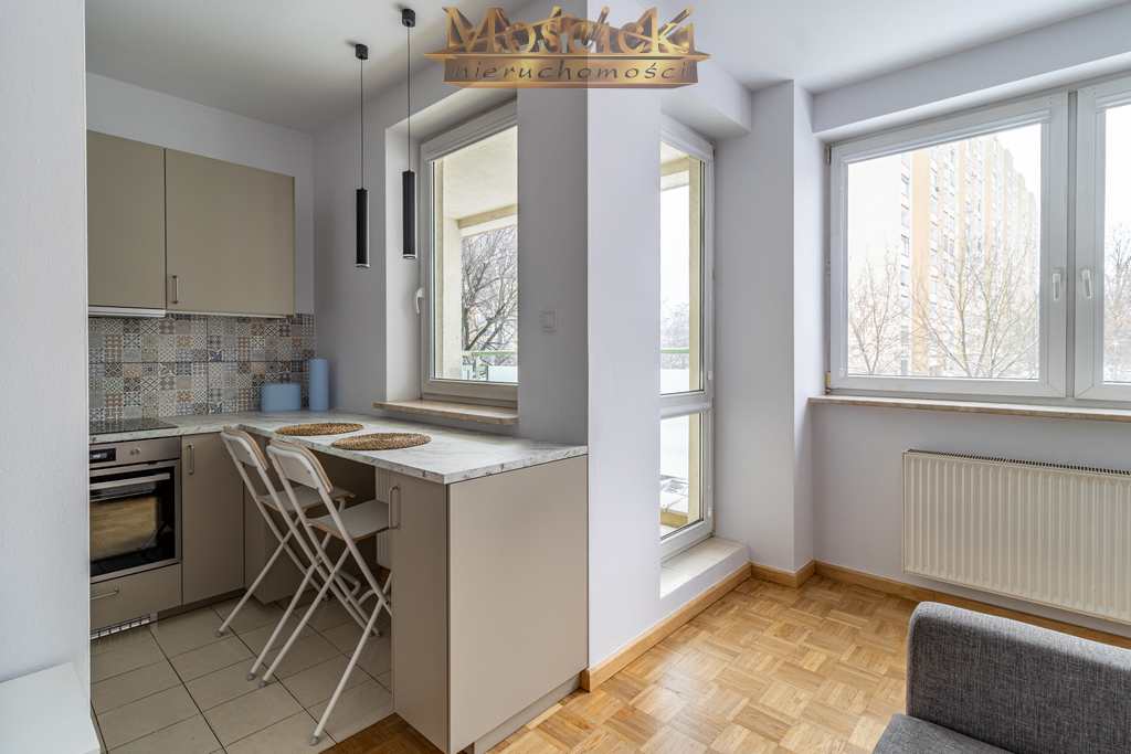 Cicha kawalerka w bardzo dobrej lokalizacji - zdjęcie 4