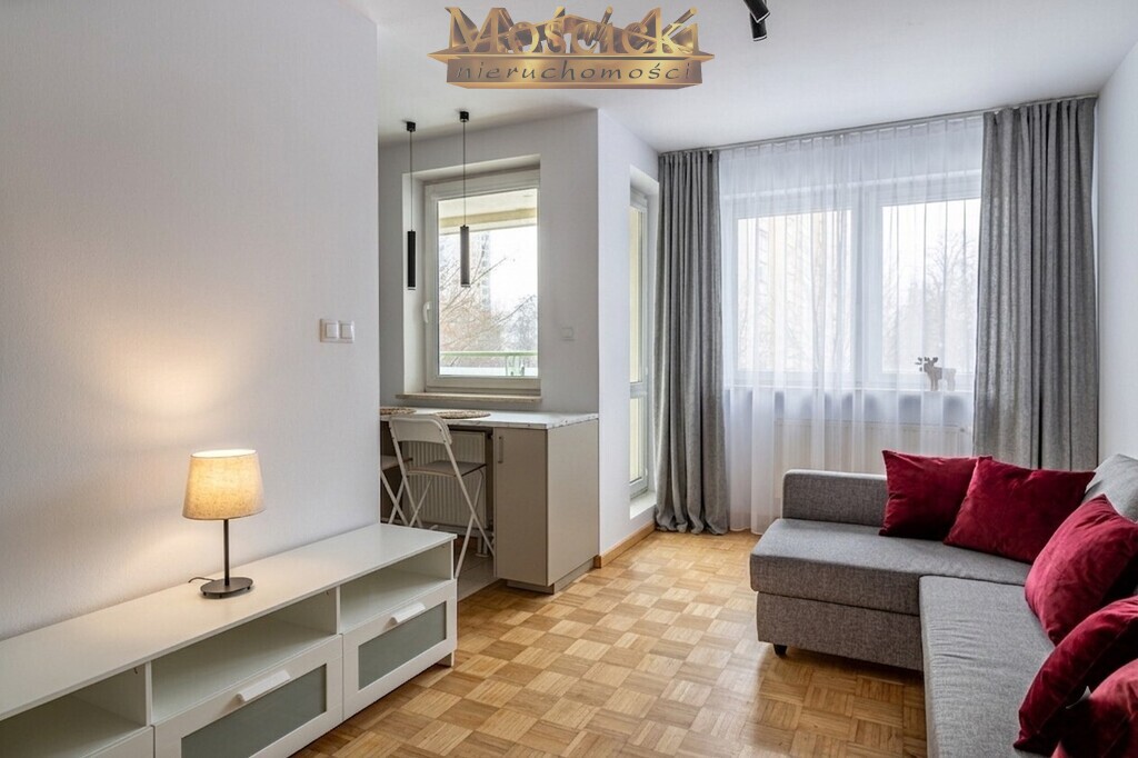 Cicha kawalerka w bardzo dobrej lokalizacji - zdjęcie 3