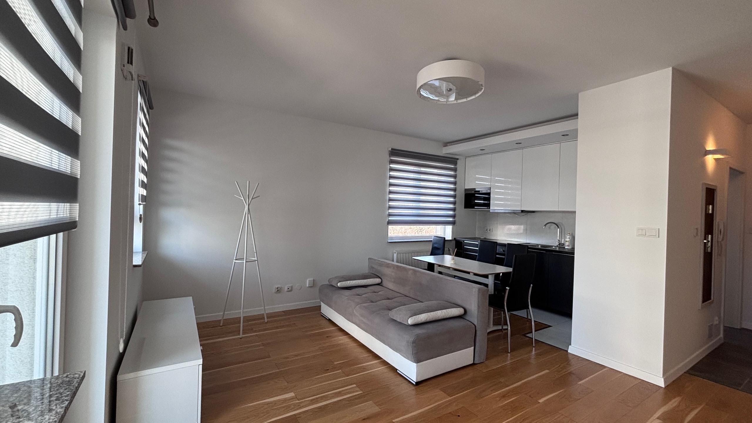 os. Tysiąclecia 2 pok nowa zabudowa m.parkingowe - zdjęcie 3