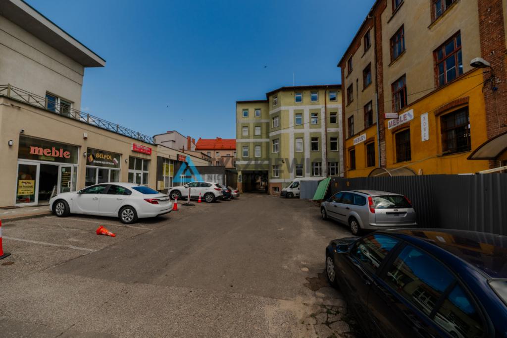 Duży lokal w samym centrum Słupska! Świetna cena! - zdjęcie 15