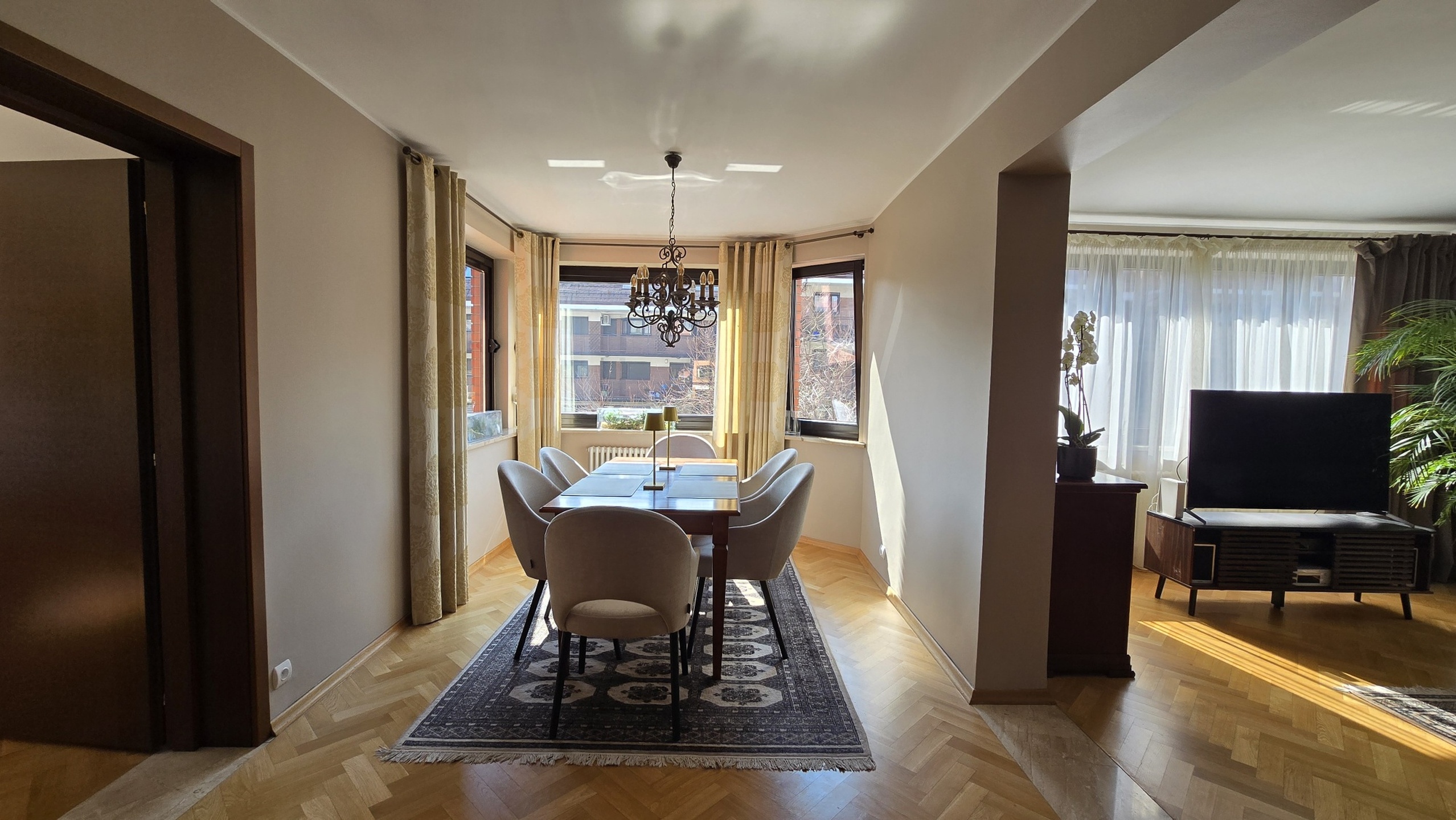 Elegancki i przestronny apartament do sprzedaży z widokiem na las na osiedlu OPT w Katowicach! - zdjęcie 5