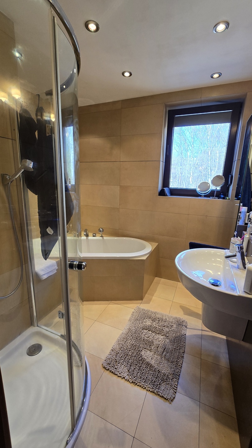 Elegancki i przestronny apartament do sprzedaży z widokiem na las na osiedlu OPT w Katowicach! - zdjęcie 16