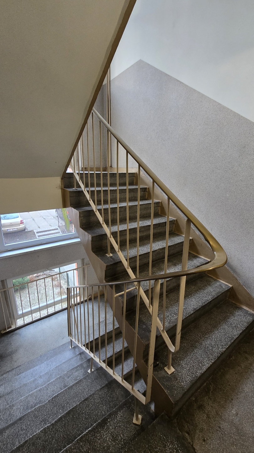 Józefowiec - niski blok, 2 pokoje do wejścia, spokojna okolica! - zdjęcie 11