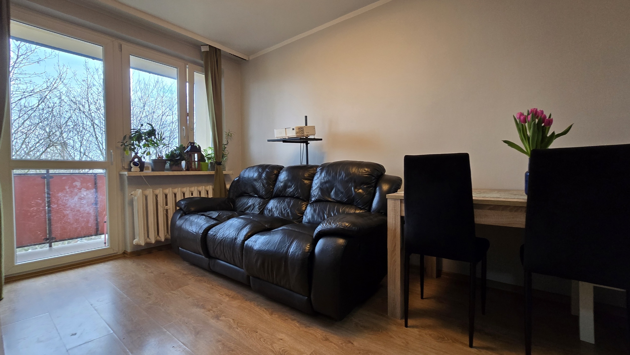 Józefowiec - niski blok, 2 pokoje do wejścia, spokojna okolica! - zdjęcie 2