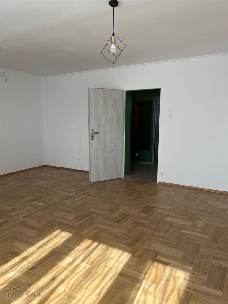 Nieumeblowane, dwustronne, dwupokojowe z loggią - zdjęcie 3