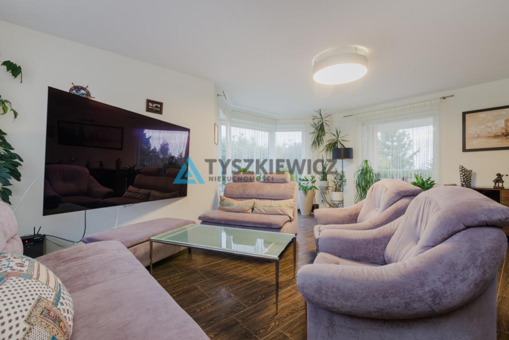 Dom blisko jeziora z fotowoltaiką i pompą ciepła - zdjęcie 8