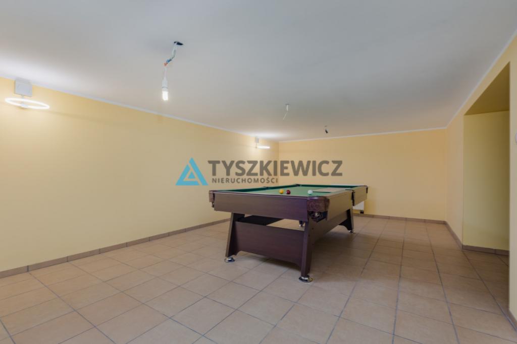 Dom blisko jeziora z fotowoltaiką i pompą ciepła - zdjęcie 25