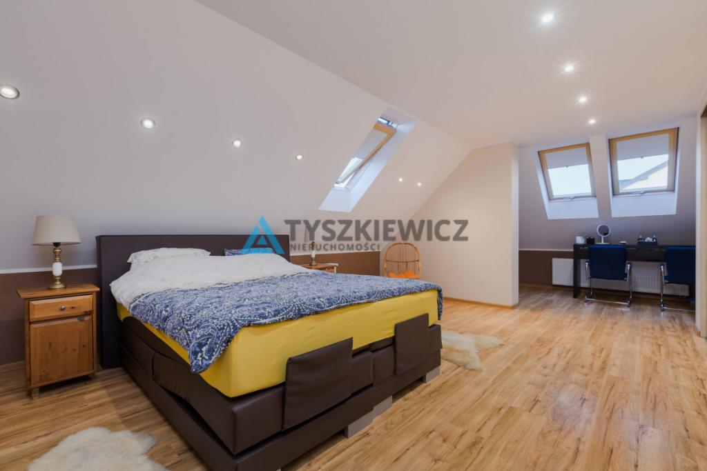Dom blisko jeziora z fotowoltaiką i pompą ciepła - zdjęcie 19