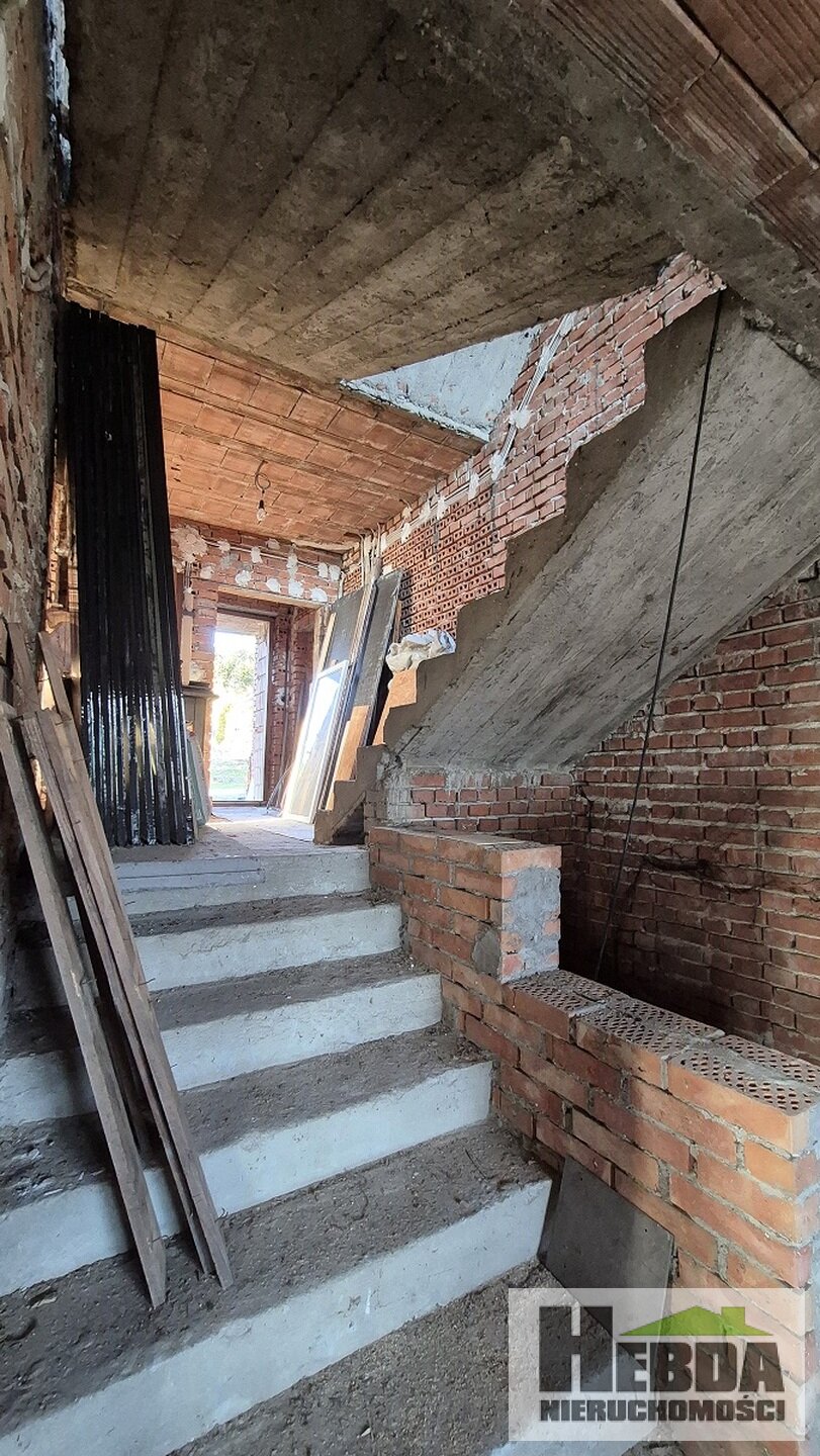 Tarnów - Krzyż , stan surowy o klasycznej bryle na 5 arowej działce z widokiem na las - zdjęcie 15