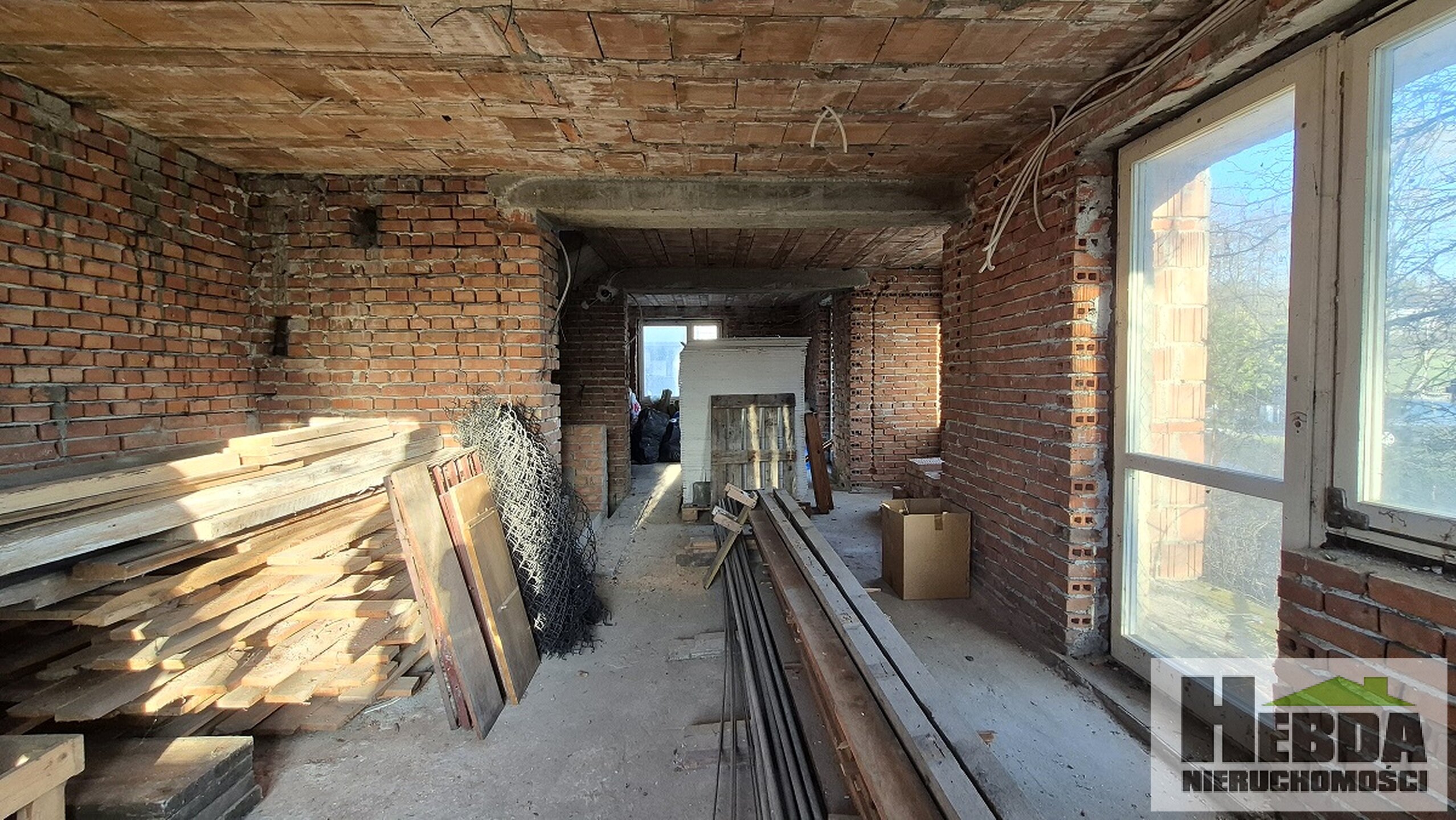 Tarnów - Krzyż , stan surowy o klasycznej bryle na 5 arowej działce z widokiem na las - zdjęcie 19