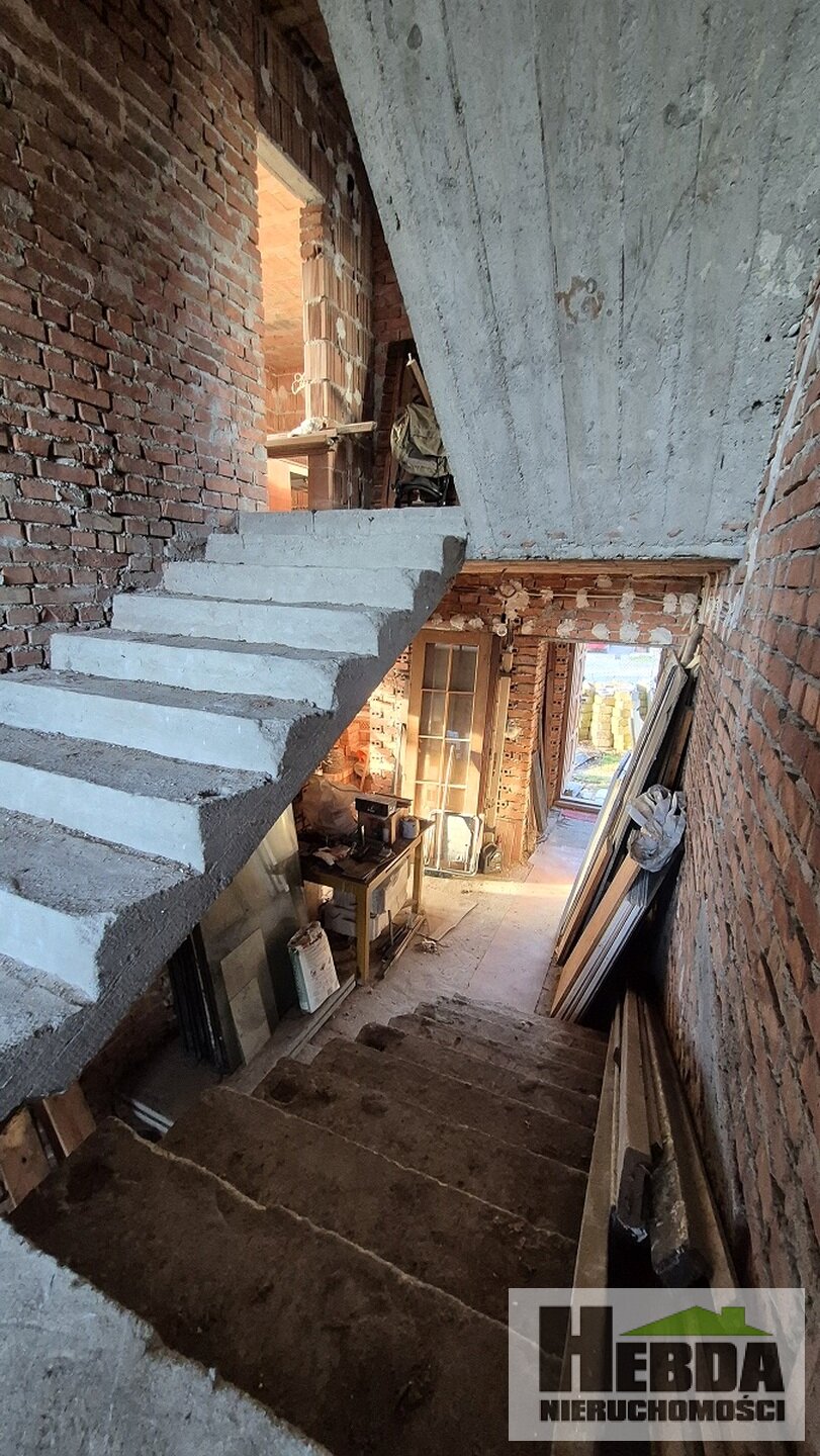 Tarnów - Krzyż , stan surowy o klasycznej bryle na 5 arowej działce z widokiem na las - zdjęcie 16