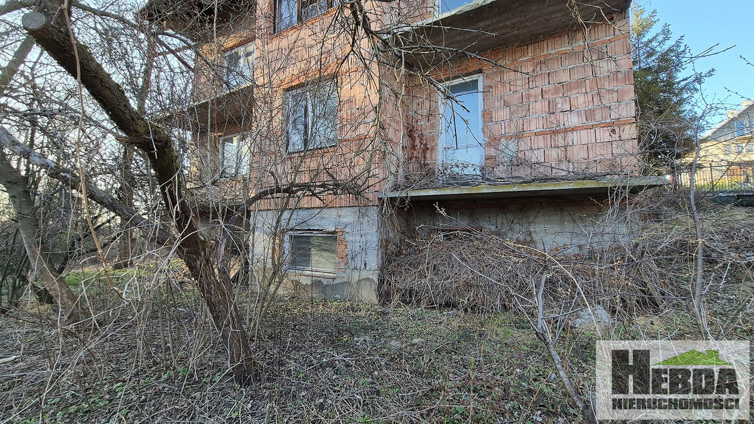 Tarnów - Krzyż , stan surowy o klasycznej bryle na 5 arowej działce z widokiem na las - zdjęcie 11