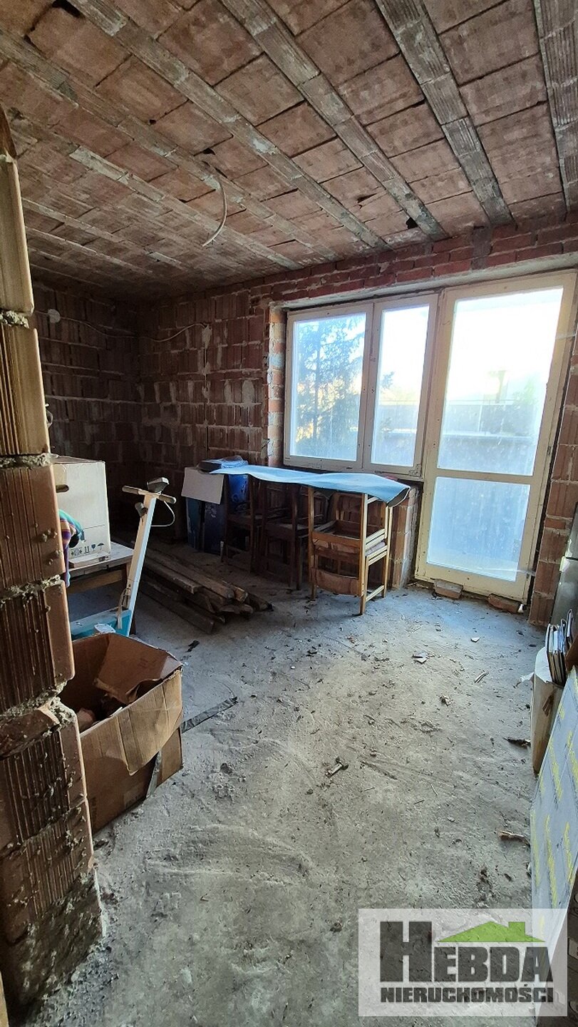 Tarnów - Krzyż , stan surowy o klasycznej bryle na 5 arowej działce z widokiem na las - zdjęcie 18