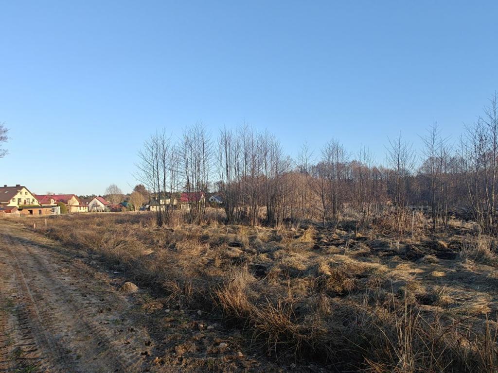 Sprzedam działkę w Lubiatowie w spokojnej okolicy - zdjęcie 1