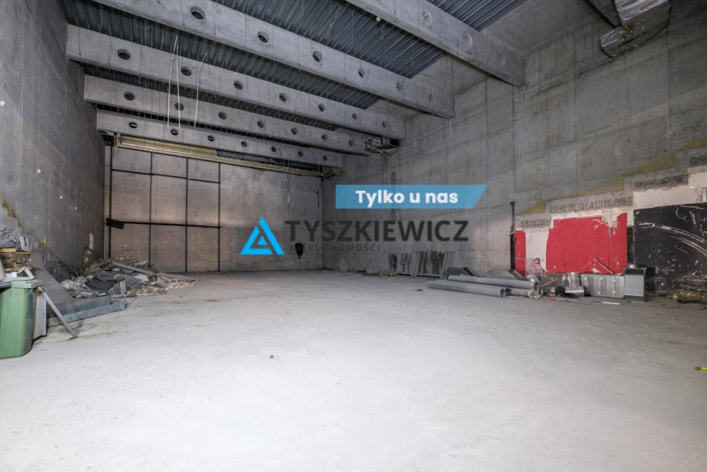 Wielofunkcyjna przestrzeń obok Dworca Głównego PKP - zdjęcie 1