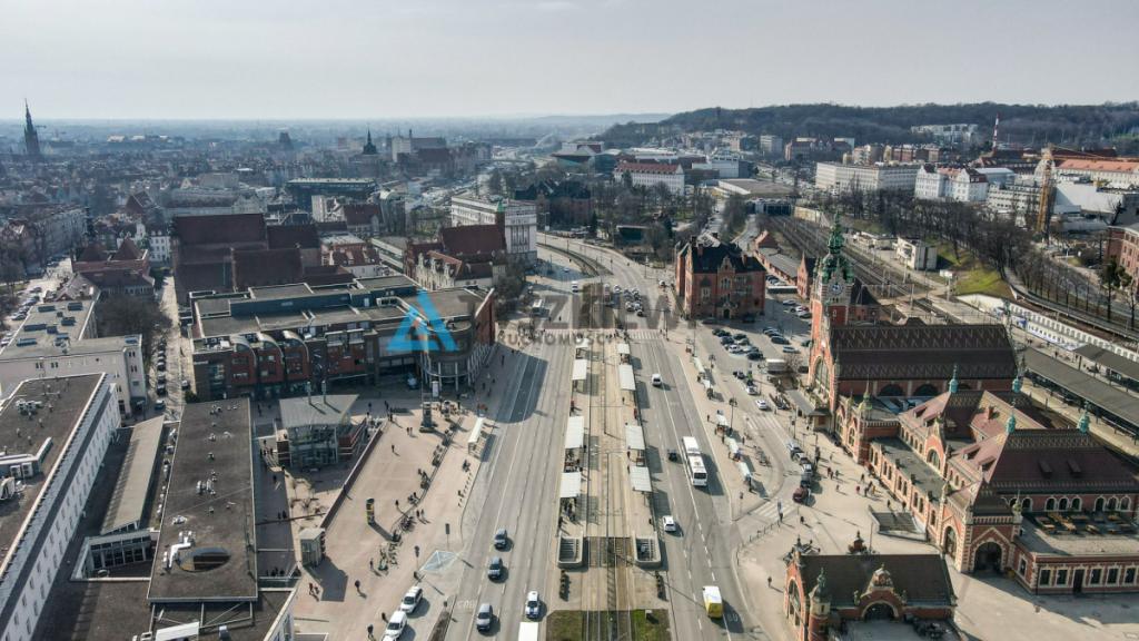 Wielofunkcyjna przestrzeń obok Dworca Głównego PKP - zdjęcie 19