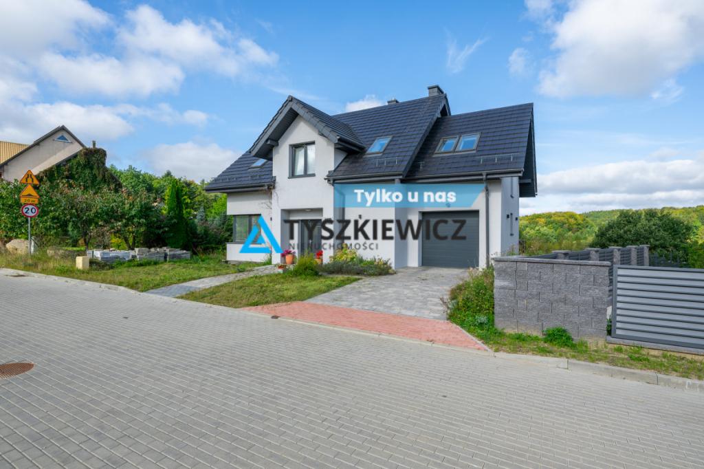 Luksusowy dom z widokiem na wodę - zdjęcie 1