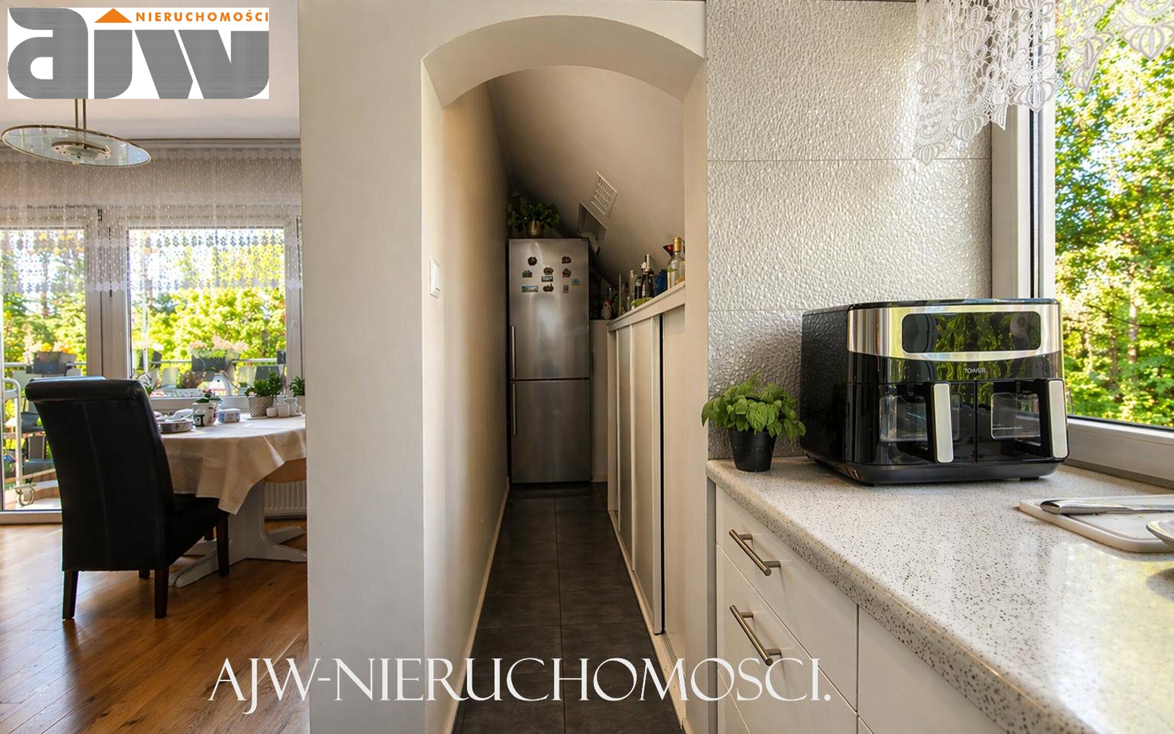 Budynek mieszkalno/usługowo/biurowo/magazynowy 390 m2 działka 1250 m2 - zdjęcie 4
