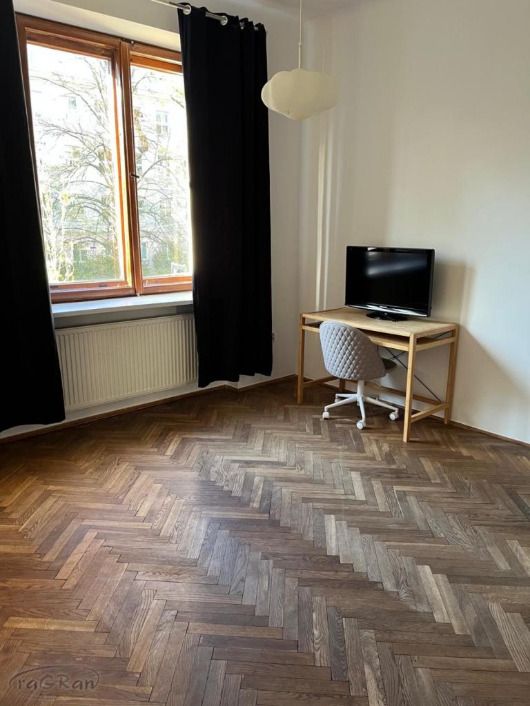 Dwupokojowe, nieumeblowane w kamieicy - zdjęcie 5