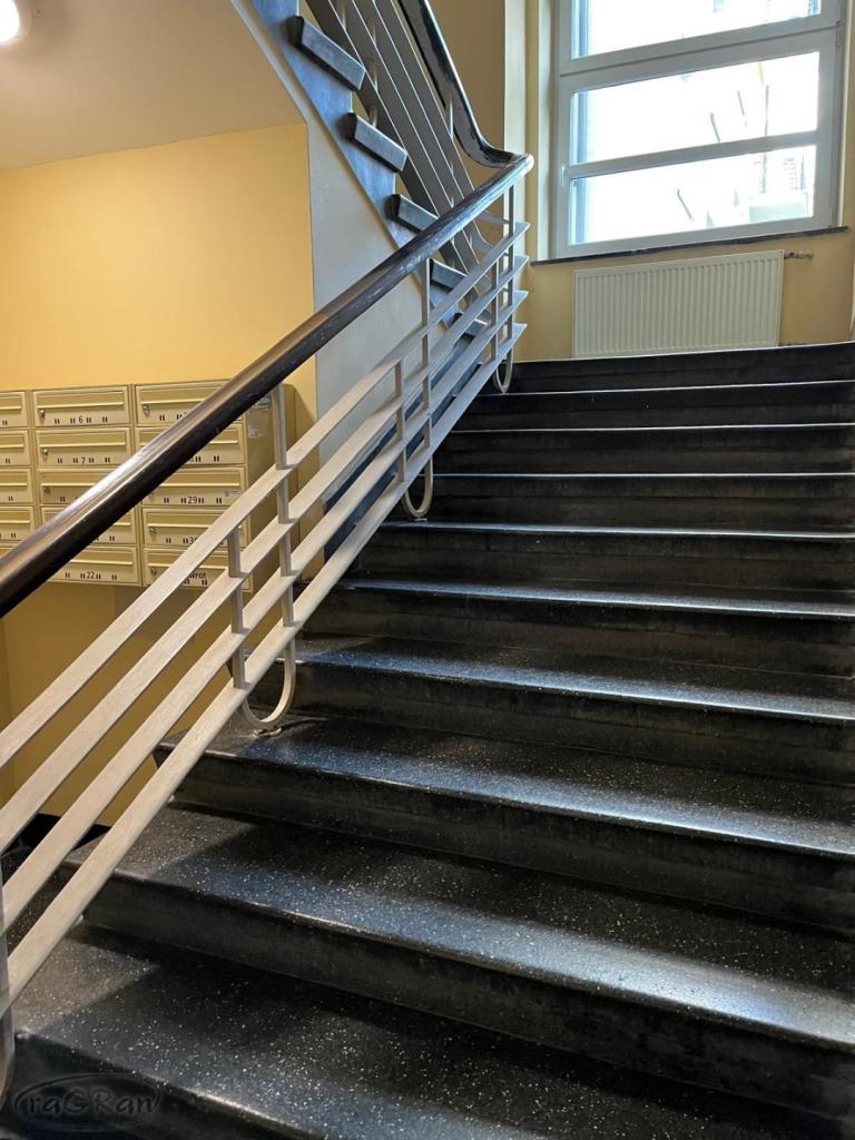 Dwupokojowe, nieumeblowane w kamieicy - zdjęcie 11