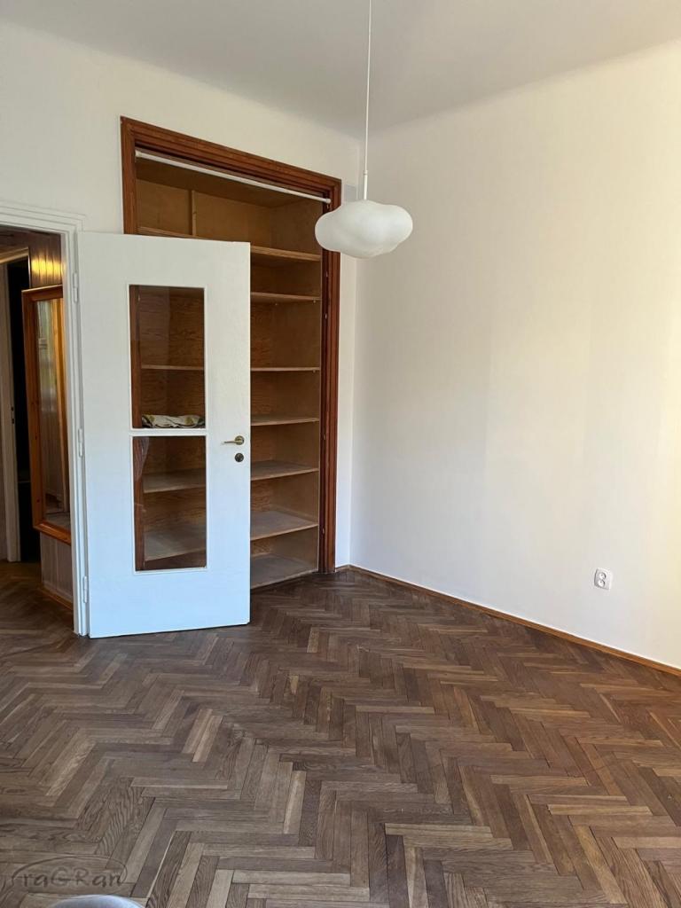 Dwupokojowe, nieumeblowane w kamieicy - zdjęcie 6