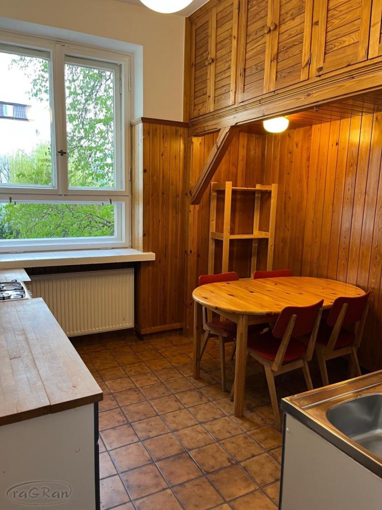 Dwupokojowe, nieumeblowane w kamieicy - zdjęcie 10