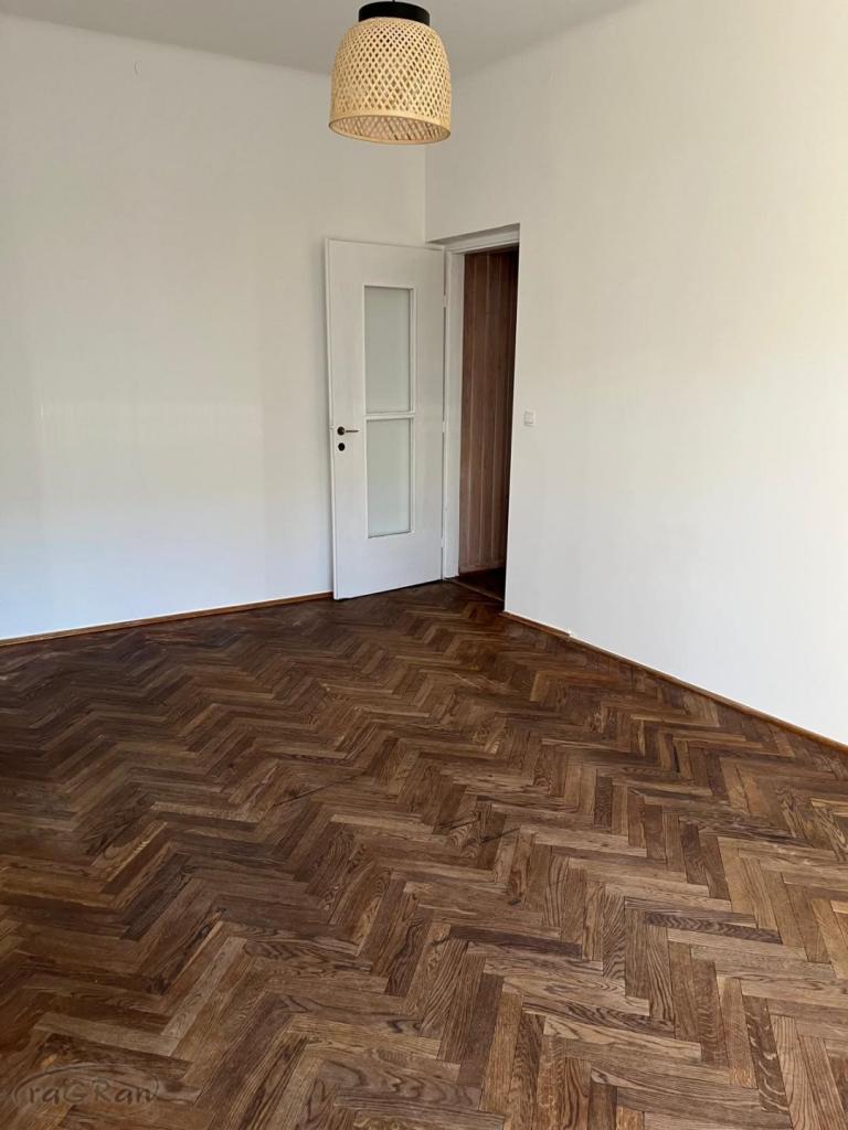 Dwupokojowe, nieumeblowane w kamieicy - zdjęcie 3