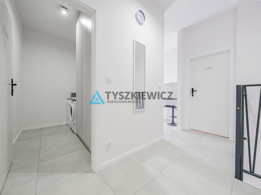 Obiekt handlowo-usługowy z pokojami na wynajem - zdjęcie 7