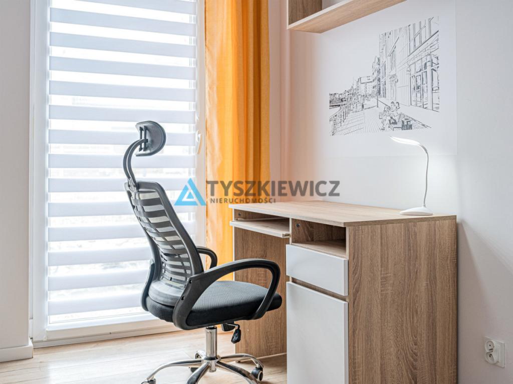 Obiekt handlowo-usługowy z pokojami na wynajem - zdjęcie 5