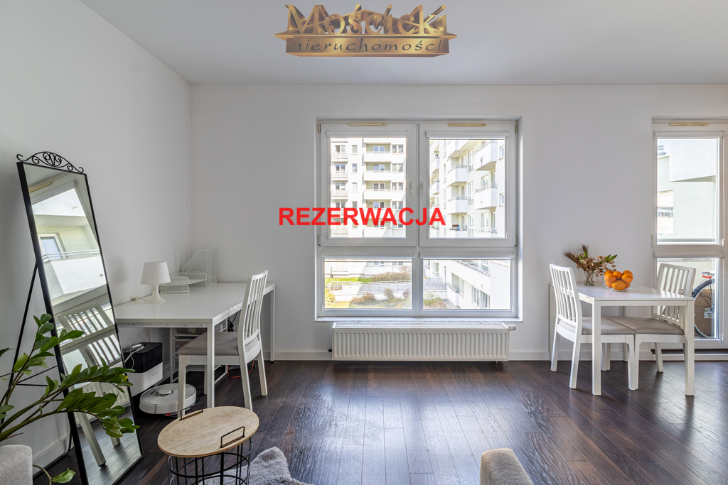 Na sprzedaż ładna kawalerka na Ochocie z balkonem - zdjęcie 1