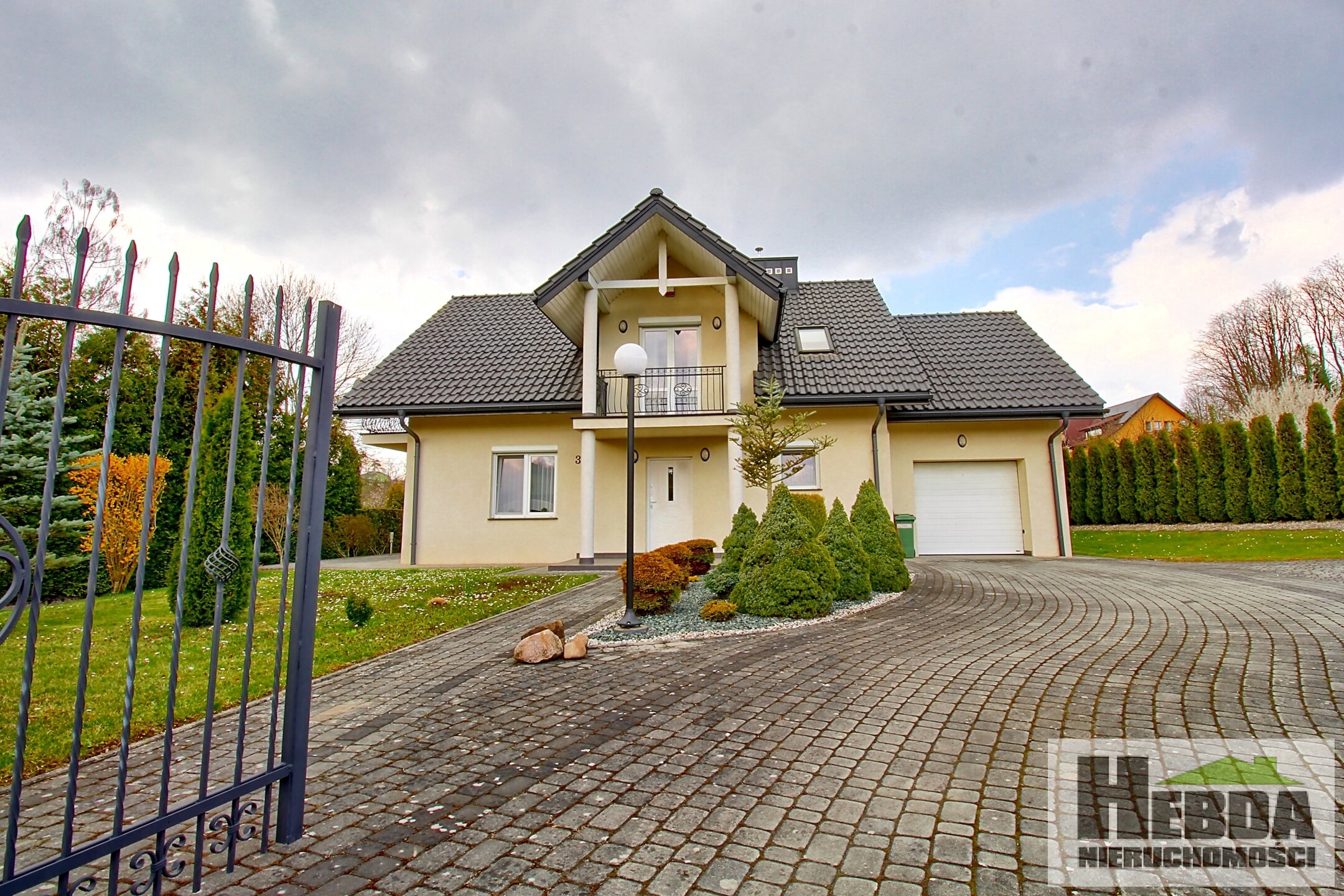 Dom wolnostojący z garażem !!!  Cieżkowice !!! - zdjęcie 1