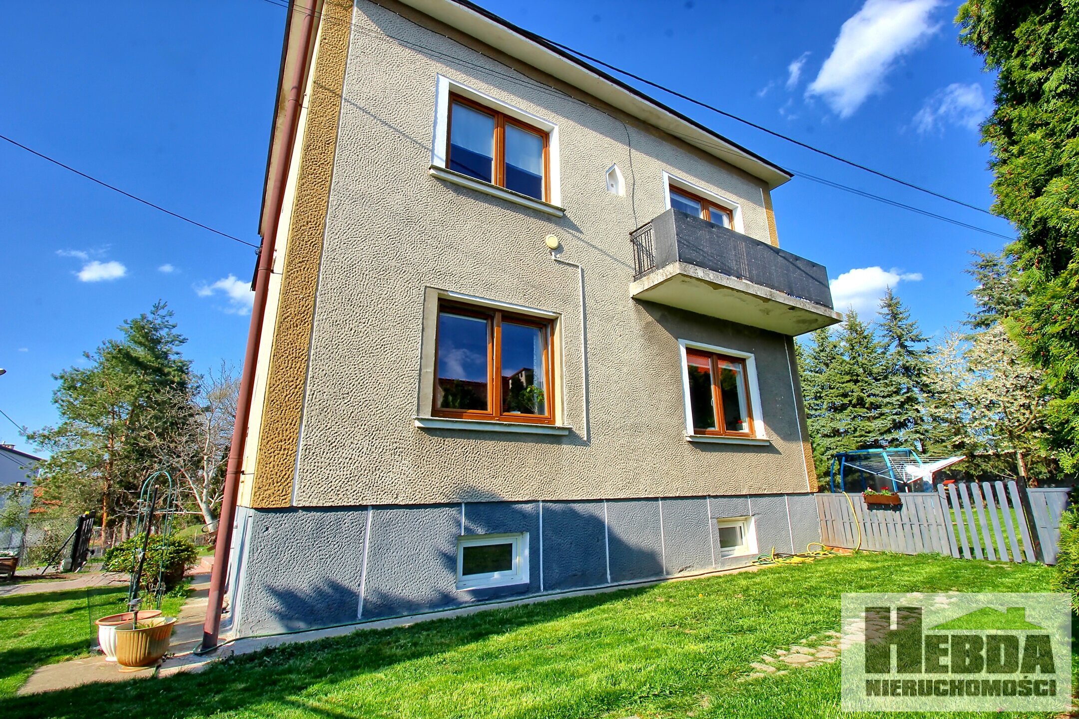 Tarnów - Krzyż  !!! Dom do zamieszkania lub pod działalność !!! - zdjęcie 1