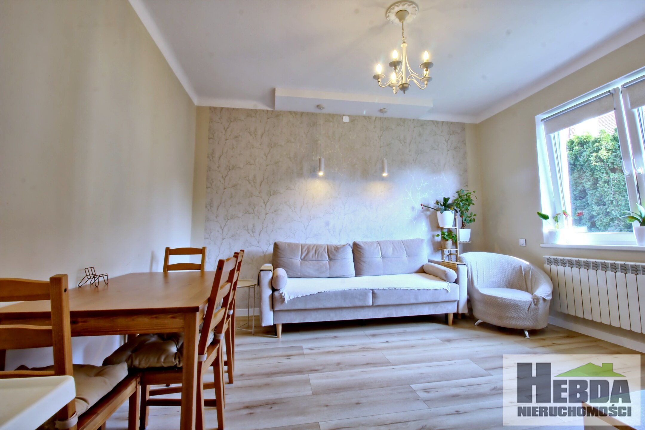 Tarnów - Krzyż  !!! Dom do zamieszkania lub pod działalność !!! - zdjęcie 2